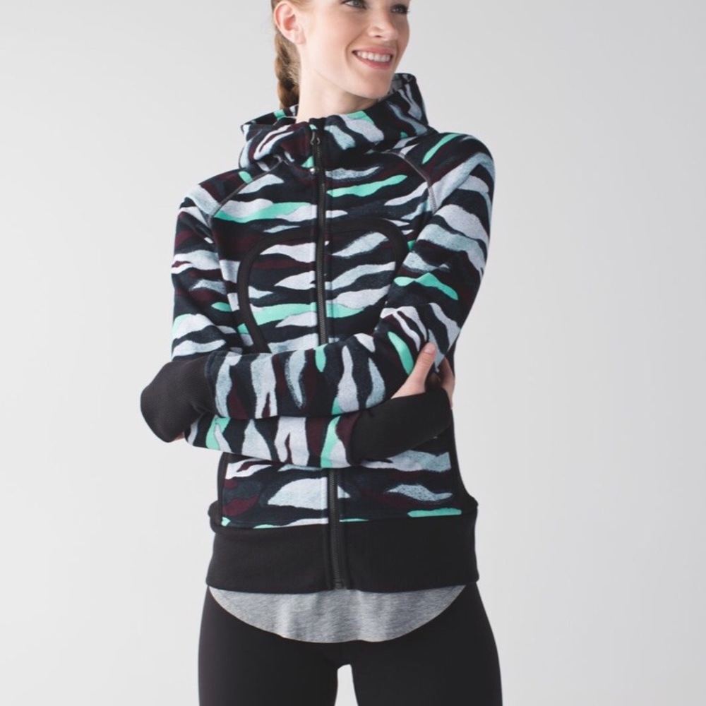 ✨Sold✨Lululemon🍋 Mini Coast Camo Scuba hoodie